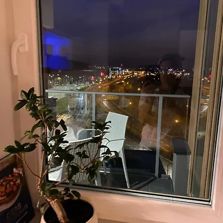 아파트호텔 Trendy Modern Tower With Private Parking Space